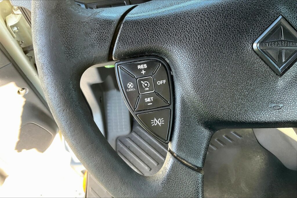 2019 INT LT625 6×4 Day Cab