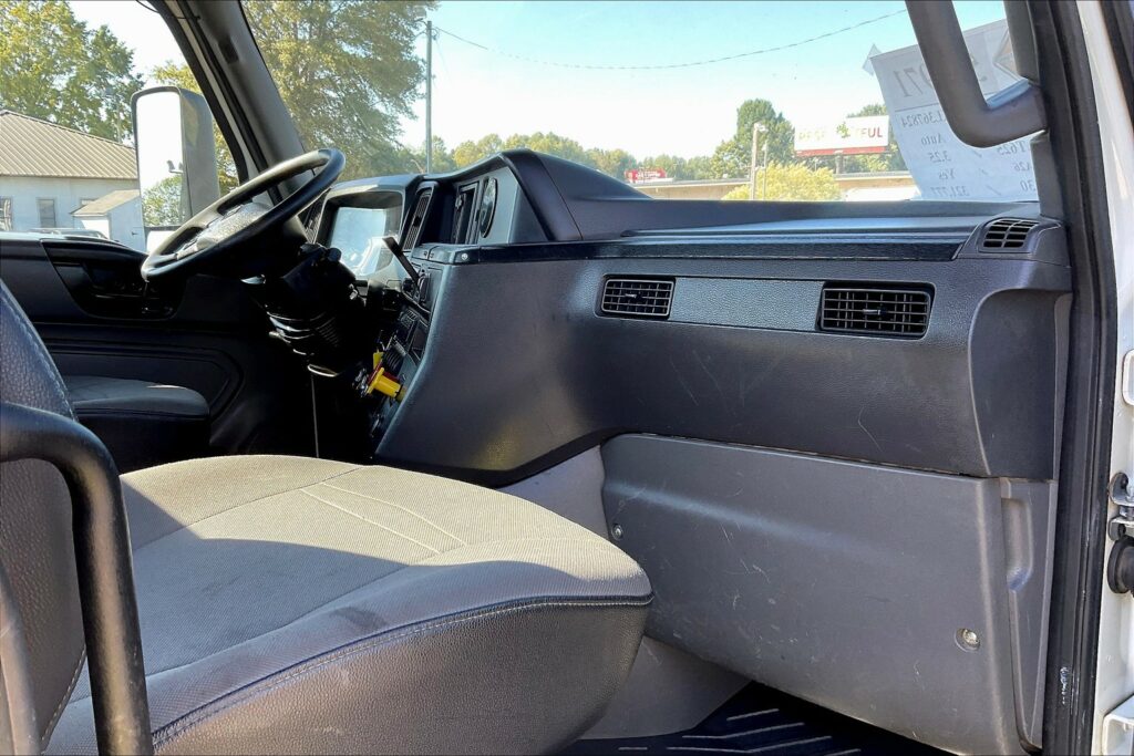 2019 INT LT625 6×4 Day Cab