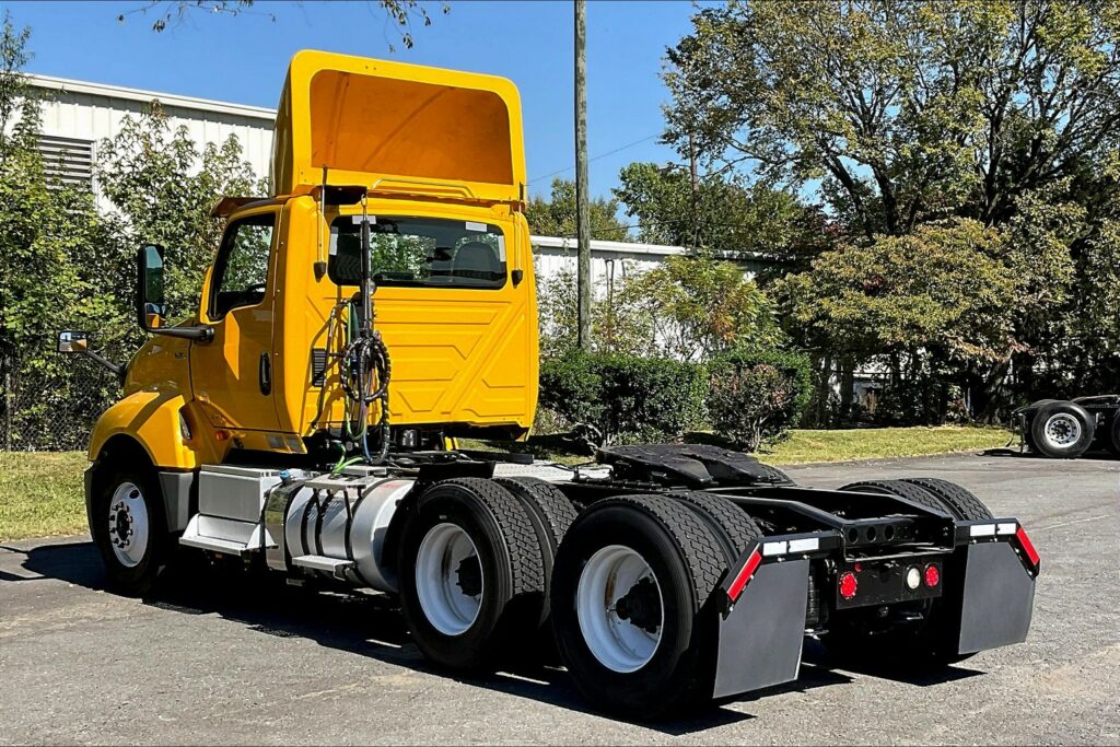 2019 INT LT625 6×4 Day Cab