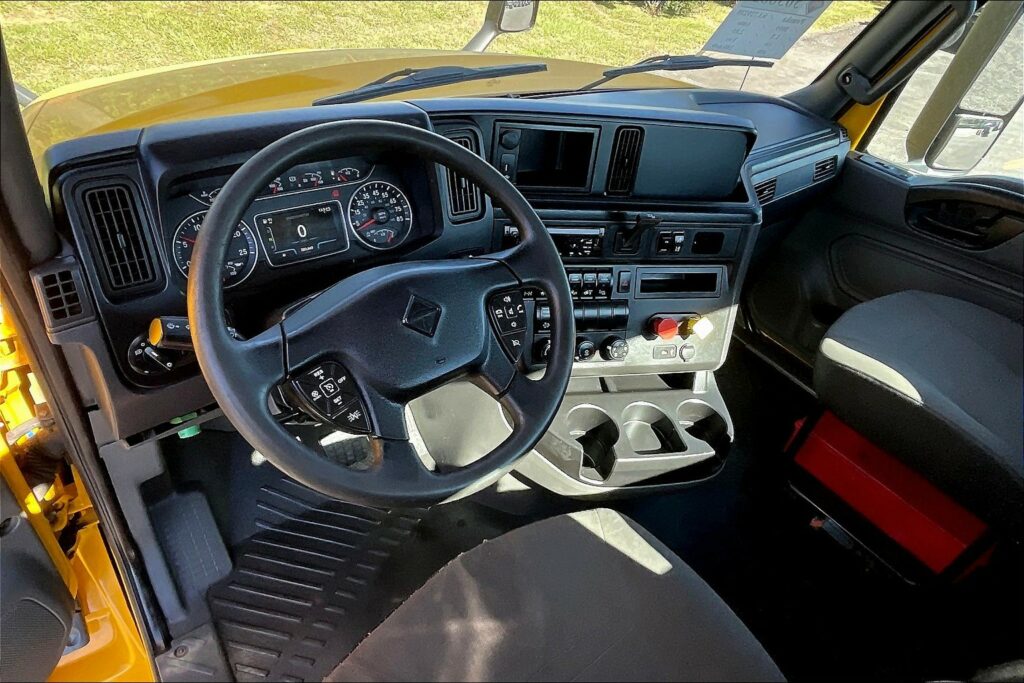 2019 INT LT625 6×4 Day Cab