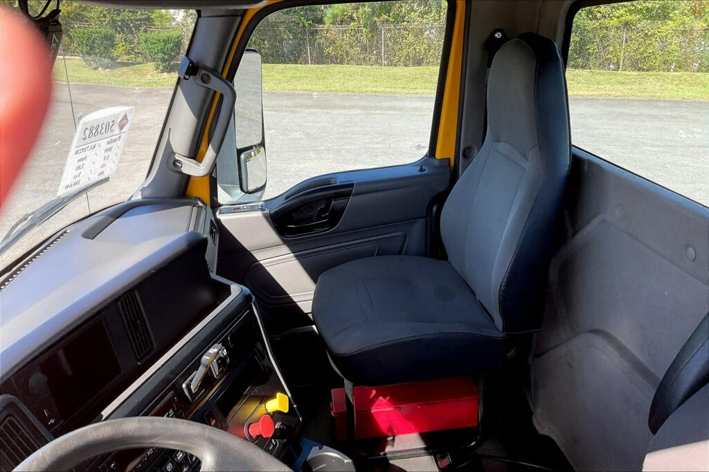 2019 INT LT625 6×4 Day Cab