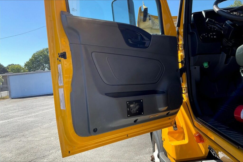 2019 INT LT625 6×4 Day Cab