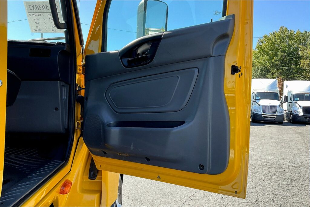 2019 INT LT625 6×4 Day Cab