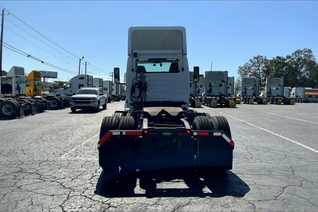 2019 INT LT625 6×4 Day Cab
