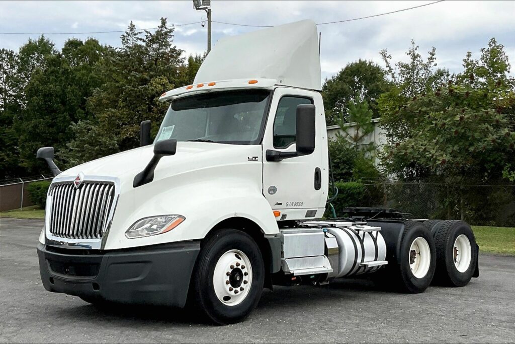 2019 INT LT625 6×4 Day Cab