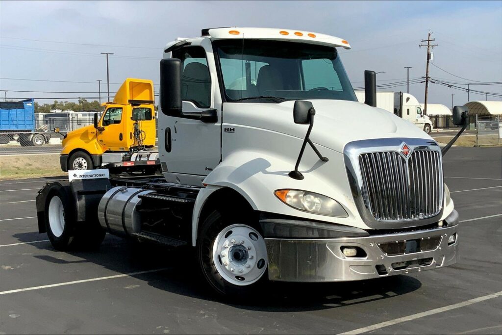 2019 INT RH613 4×2 Day Cab
