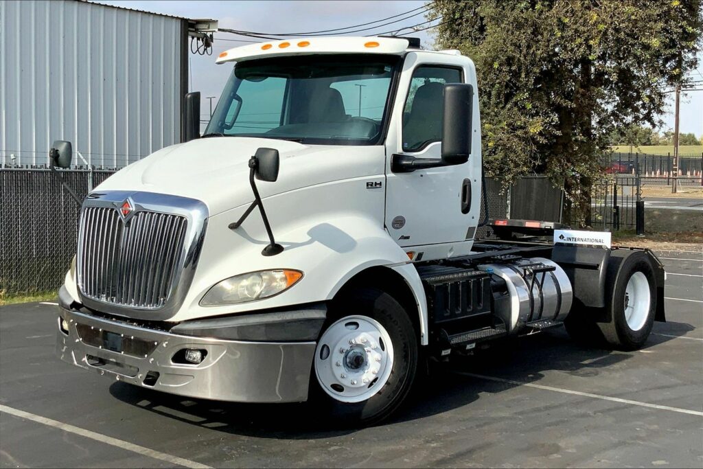 2019 INT RH613 4×2 Day Cab