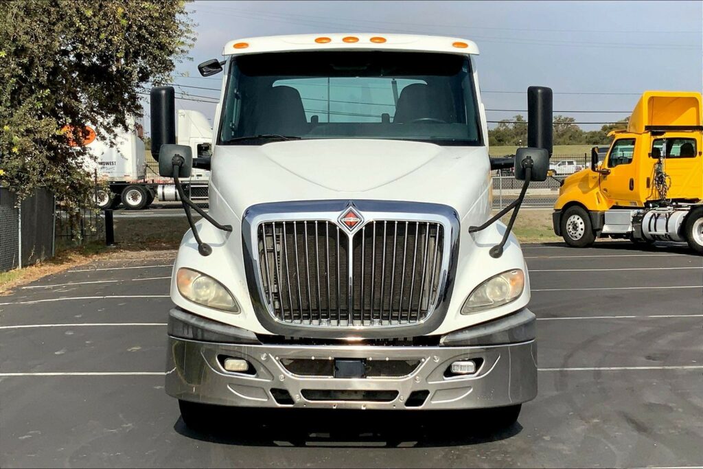 2019 INT RH613 4×2 Day Cab