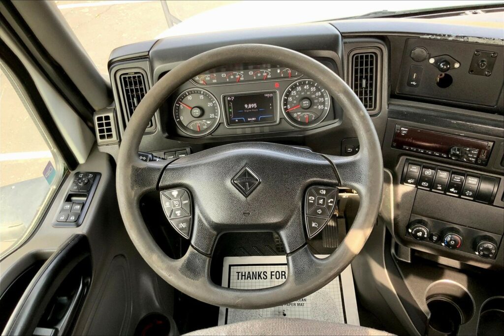 2019 INT RH613 4×2 Day Cab