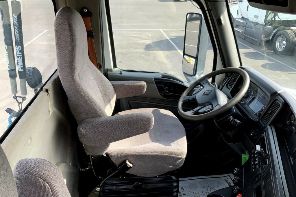 2019 INT RH613 4×2 Day Cab