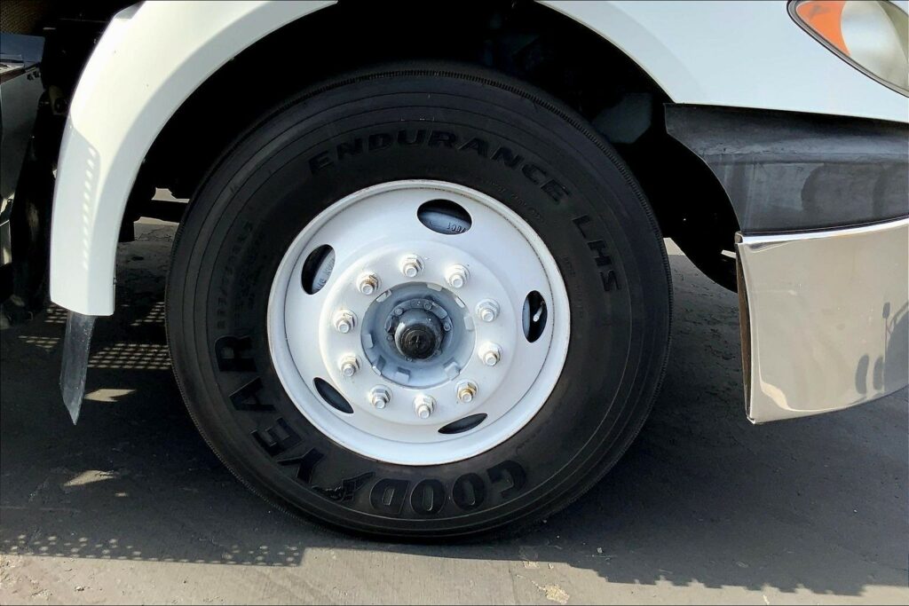 2019 INT RH613 4×2 Day Cab