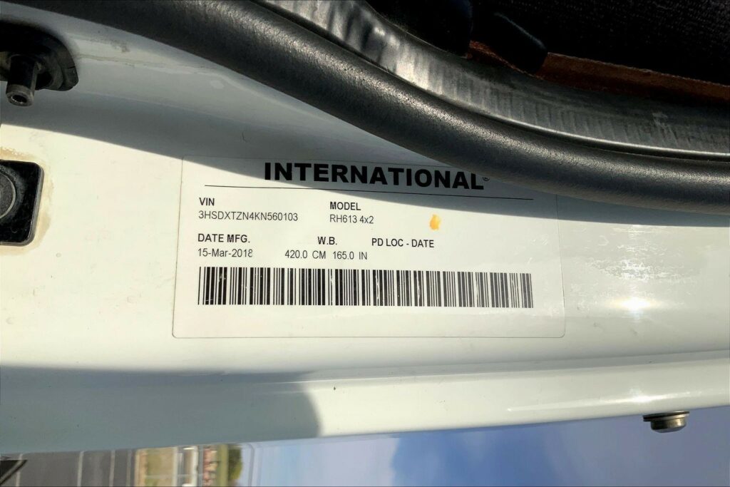 2019 INT RH613 4×2 Day Cab