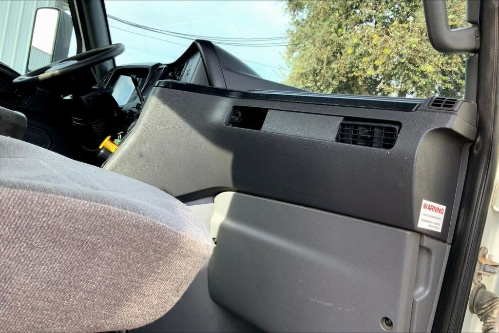 2019 INT RH613 4×2 Day Cab