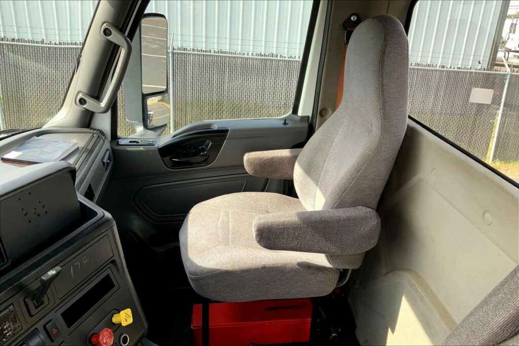 2019 INT RH613 4×2 Day Cab