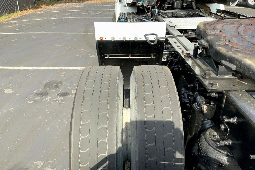 2019 INT RH613 4×2 Day Cab