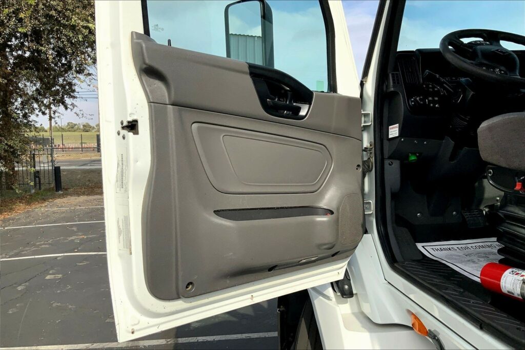 2019 INT RH613 4×2 Day Cab