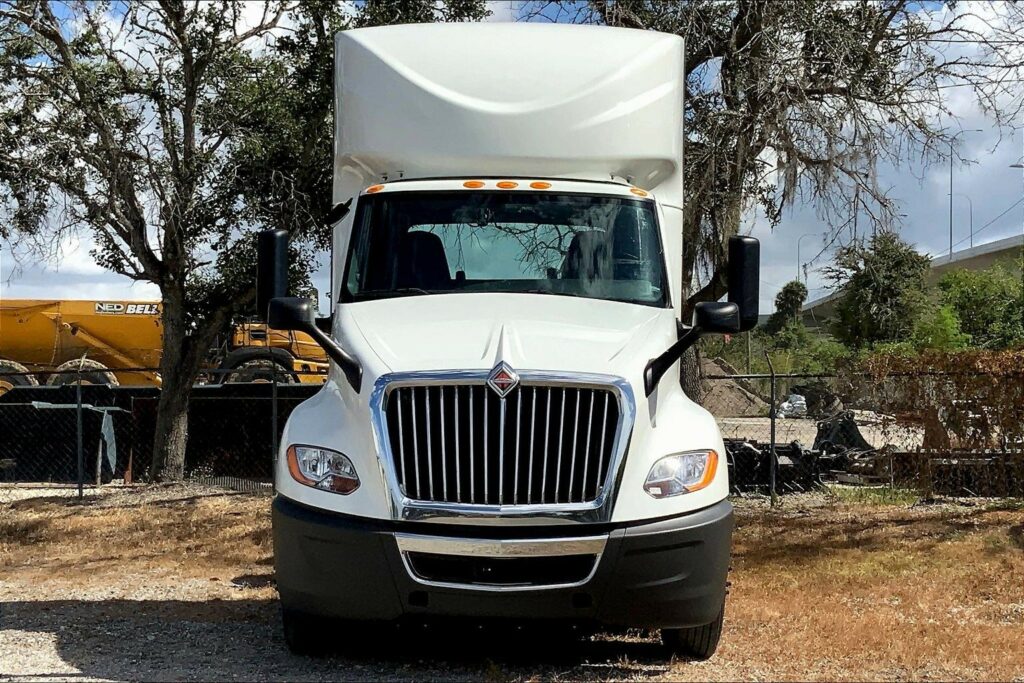 2021 CUM LT625 6×4 Day Cab