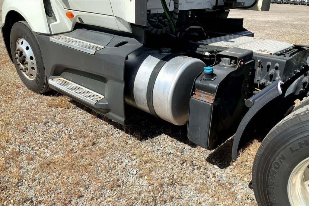 2021 CUM LT625 6×4 Day Cab