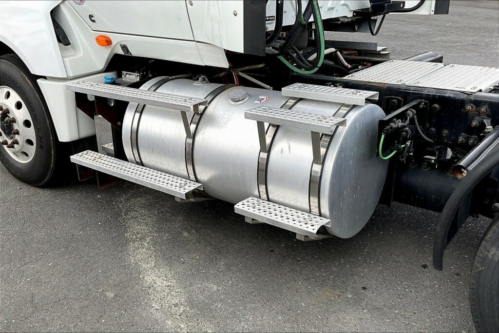 2020 CUM LT625 6×4 Day Cab