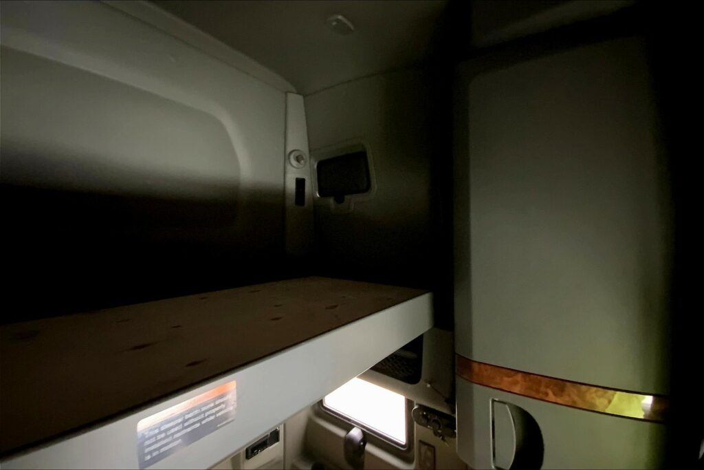 2021 CUM LT625 6×4 Sleeper