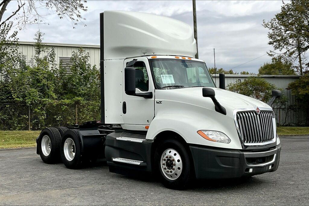 2021 CUM LT625 6×4 Day Cab