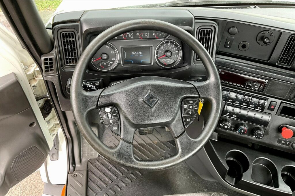 2021 CUM LT625 6×4 Day Cab