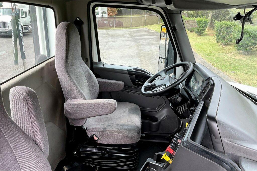 2021 CUM LT625 6×4 Day Cab