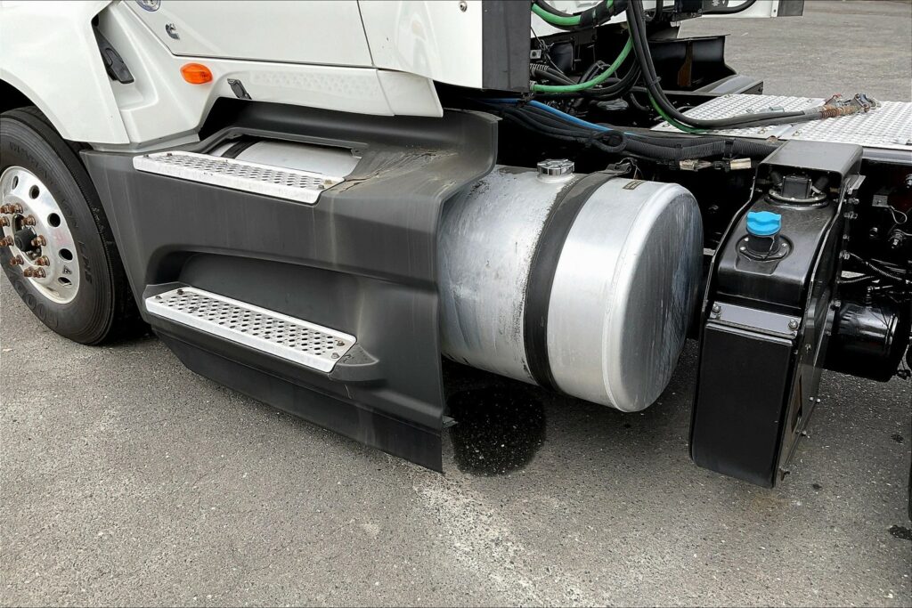 2021 CUM LT625 6×4 Day Cab