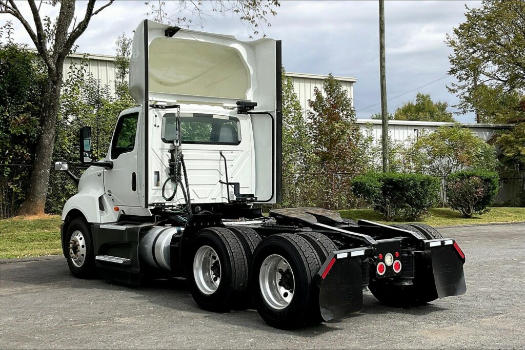 2021 CUM LT625 6×4 Day Cab