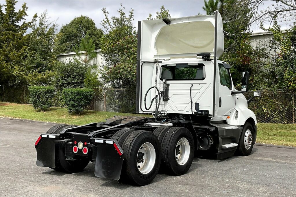 2021 CUM LT625 6×4 Day Cab