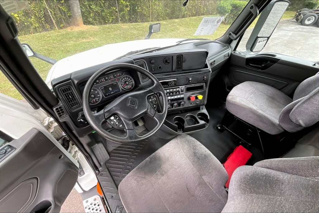 2021 CUM LT625 6×4 Day Cab