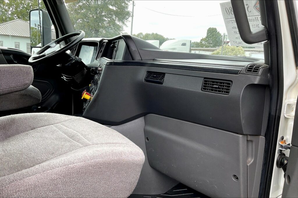 2021 CUM LT625 6×4 Day Cab
