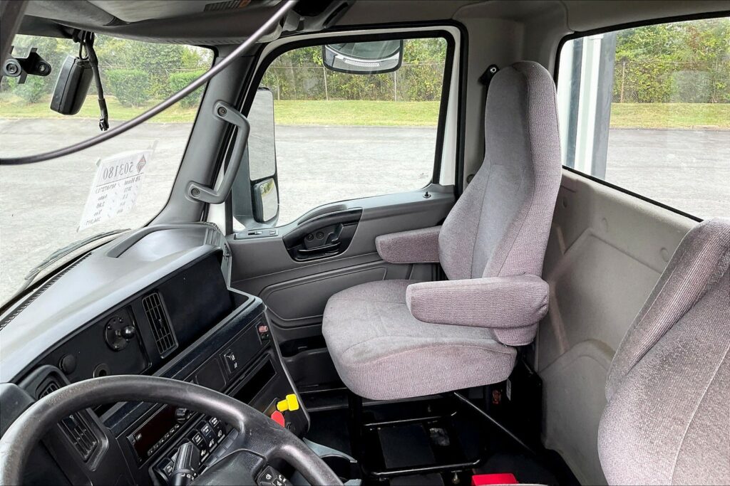 2021 CUM LT625 6×4 Day Cab