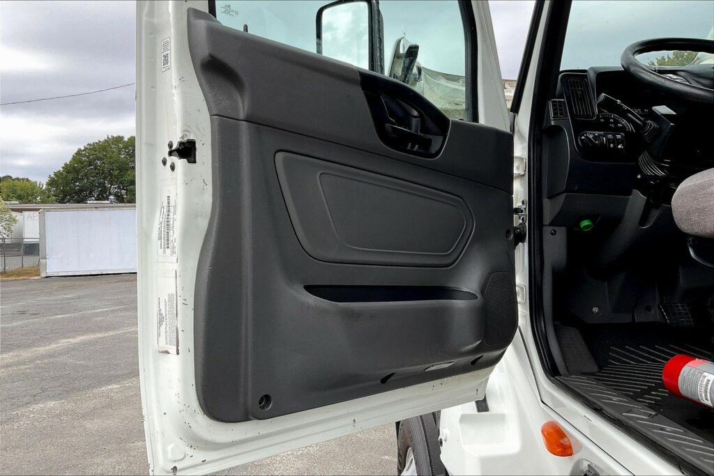 2021 CUM LT625 6×4 Day Cab