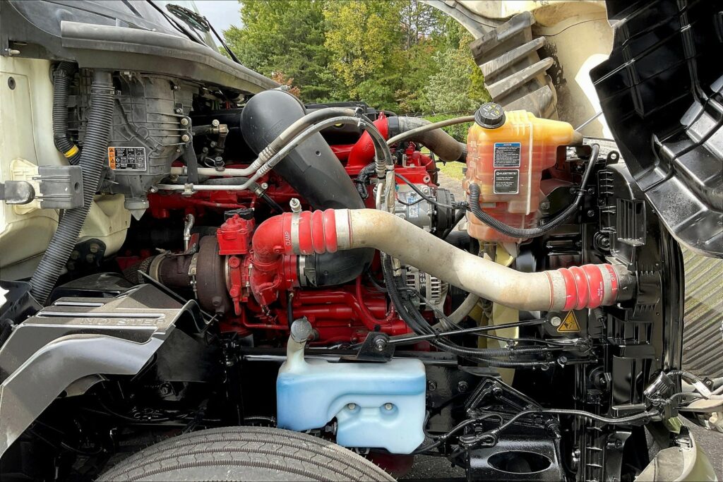 2021 CUM LT625 6×4 Day Cab