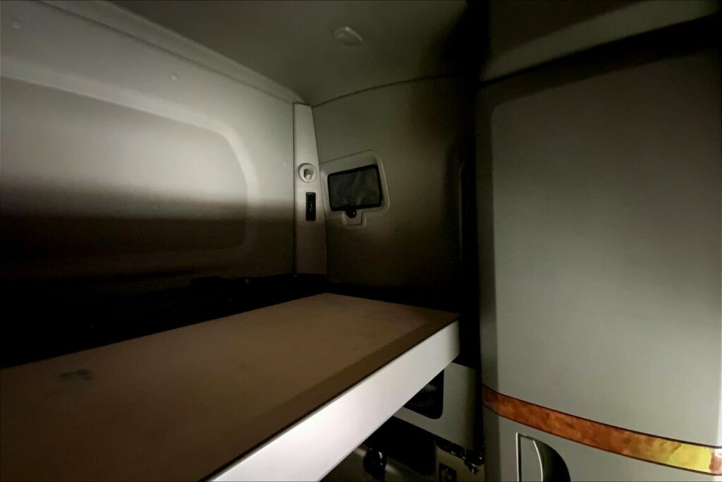 2021 CUM LT625 6×4 Sleeper