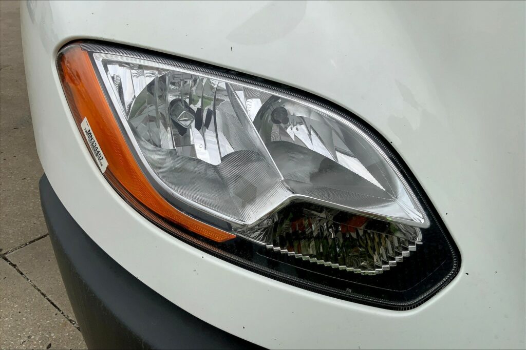 2021 CUM LT625 6×4 Sleeper