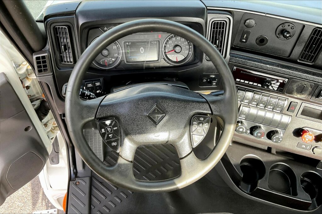 2020 CUM LT625 6×4 Day Cab