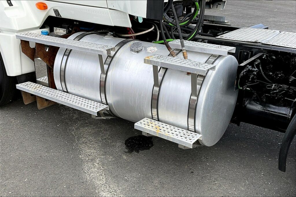 2020 CUM LT625 6×4 Day Cab