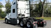 2021 CUM LT625 6×4 Sleeper