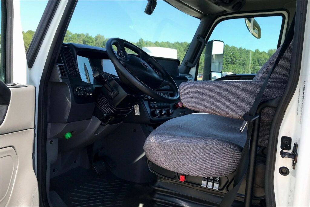 2021 CUM LT625 6×4 Day Cab