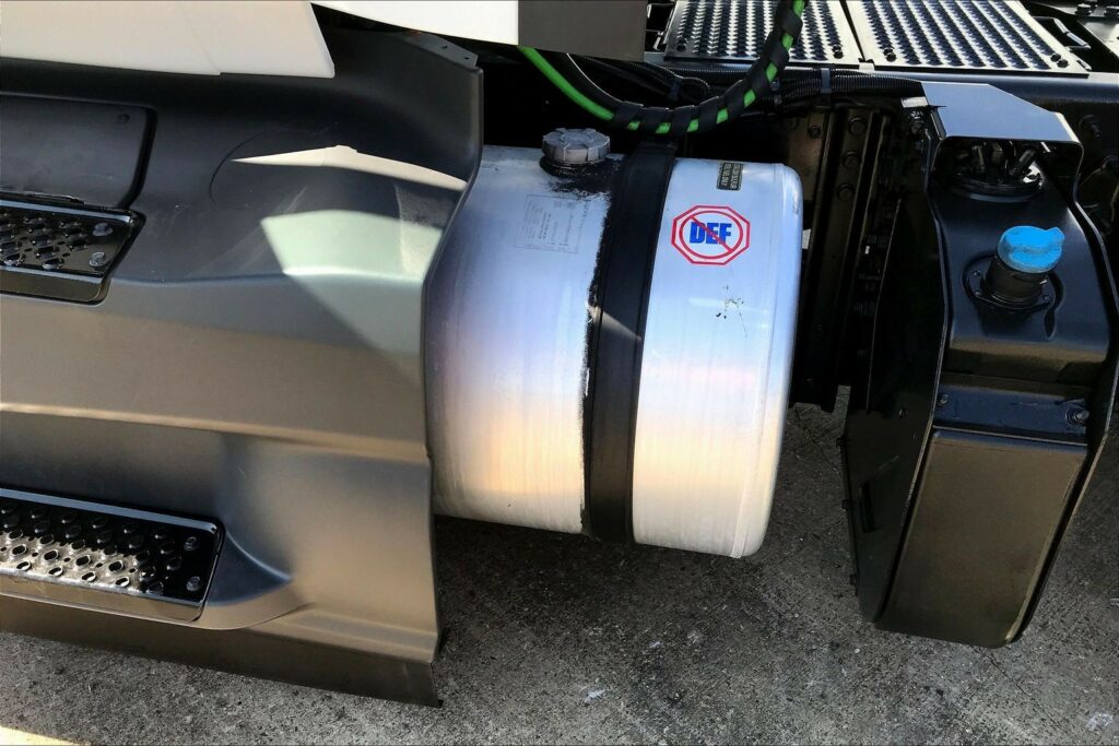 2021 CUM LT625 6×4 Day Cab