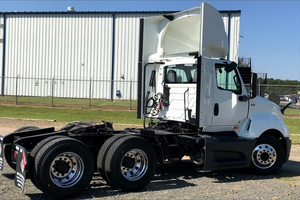 2021 CUM LT625 6×4 Day Cab