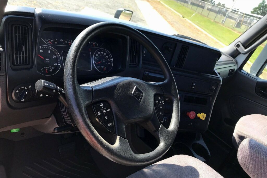 2021 CUM LT625 6×4 Day Cab