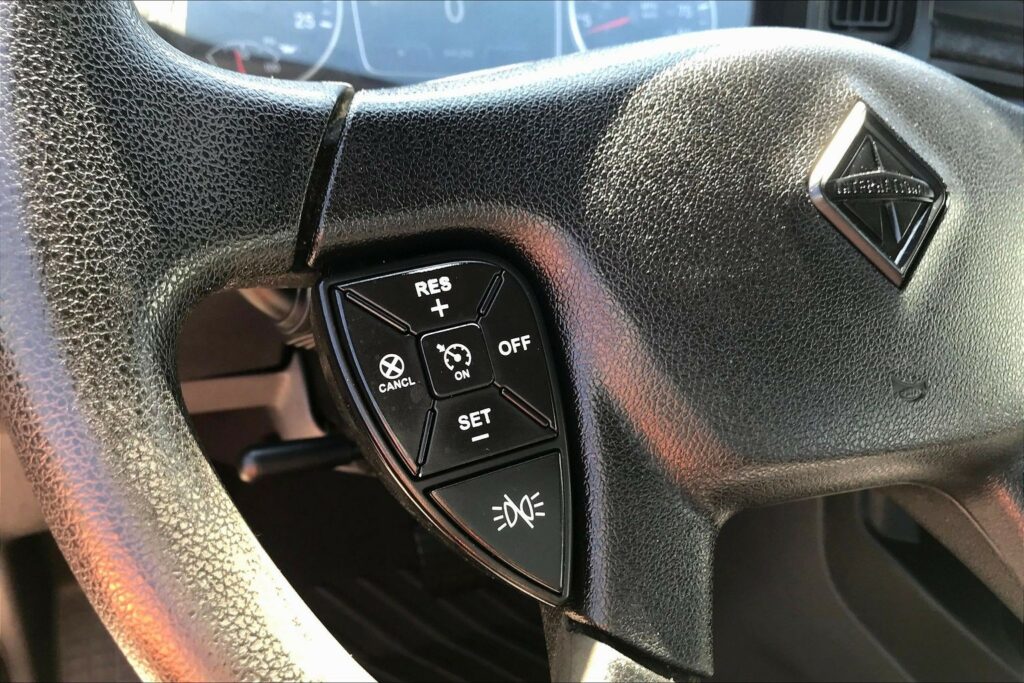 2021 CUM LT625 6×4 Day Cab