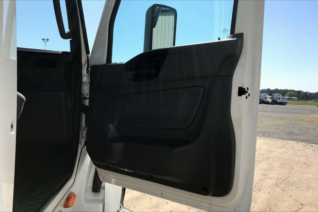 2021 CUM LT625 6×4 Day Cab