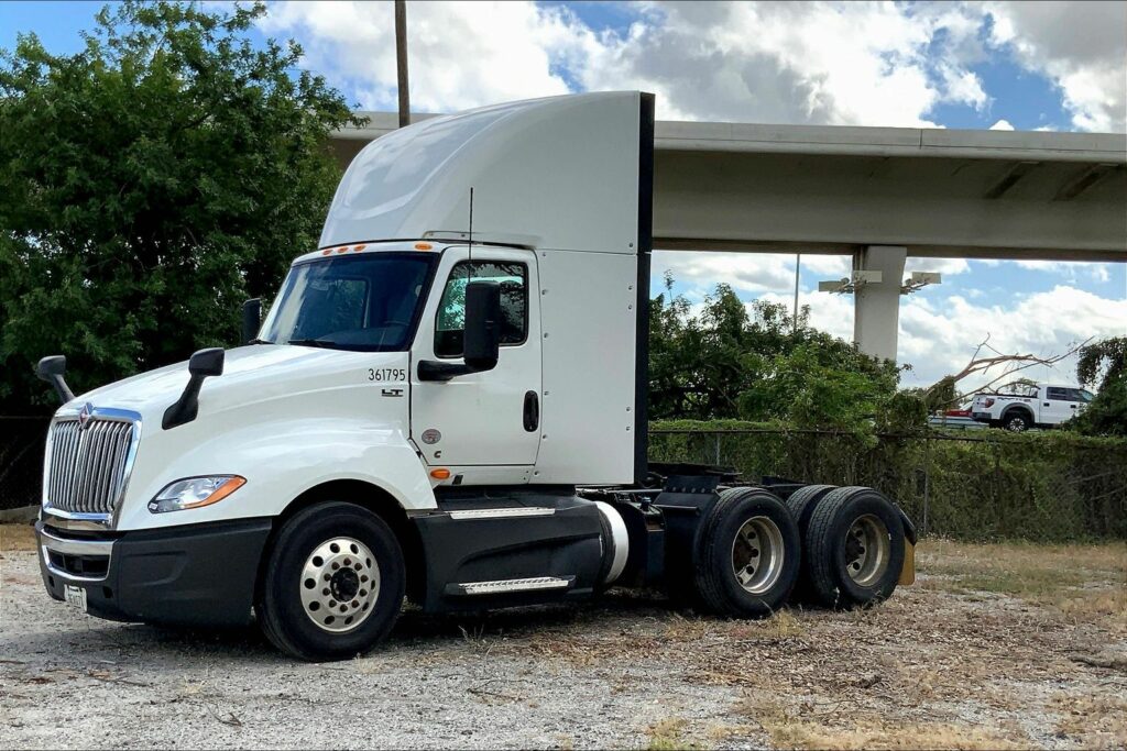 2021 CUM LT625 6×4 Day Cab