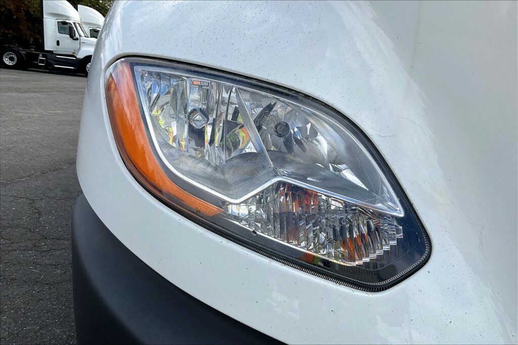 2021 CUM LT625 6×4 Sleeper