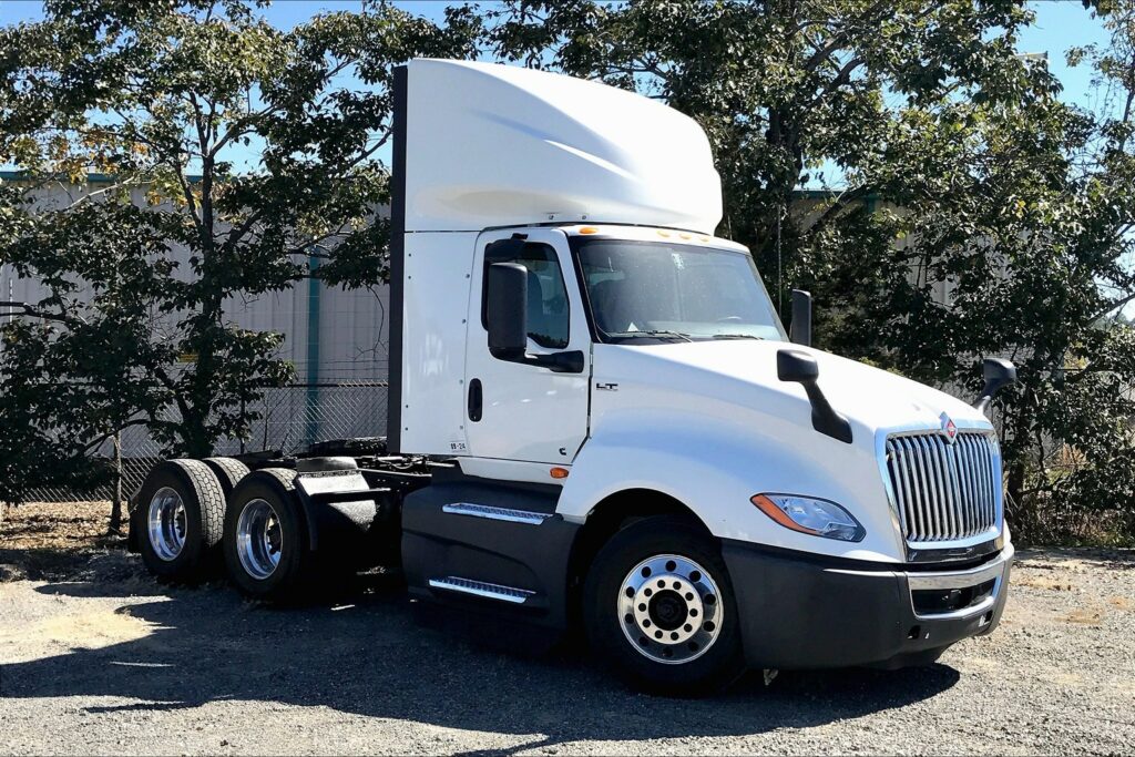 2021 CUM LT625 6×4 Day Cab