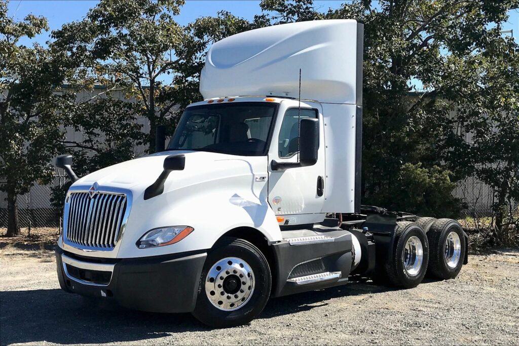 2021 CUM LT625 6×4 Day Cab